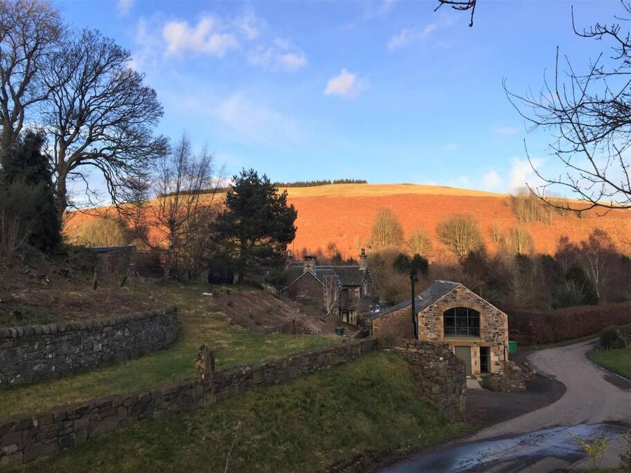 Woodmill Arches - Designer Barn Conversion For Two Apartment Lindores Bagian luar foto